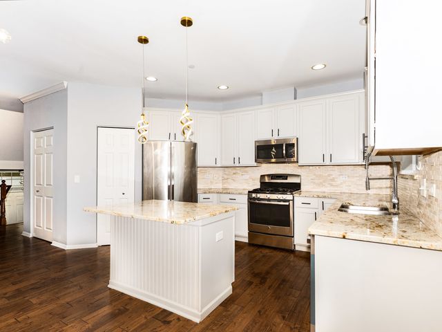 2807 Henley Lane, Naperville, IL 60540