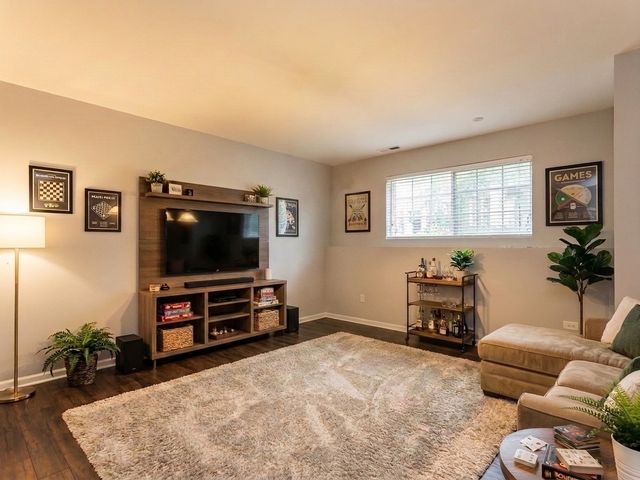 2807 Henley Lane, Naperville, IL 60540