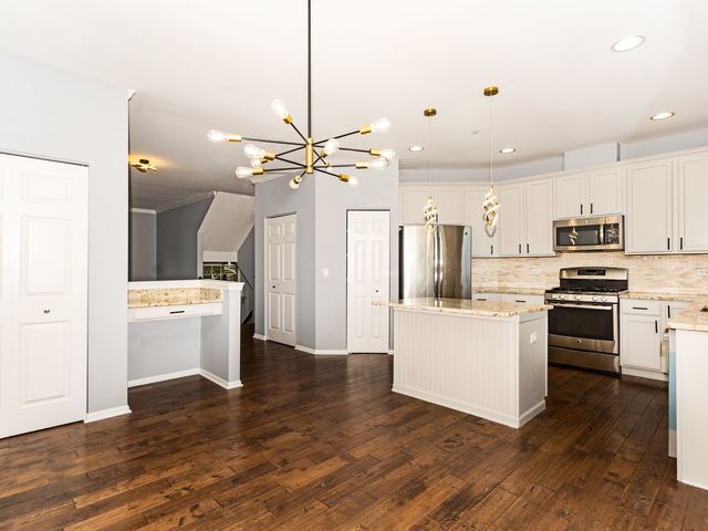 2807 Henley Lane, Naperville, IL 60540