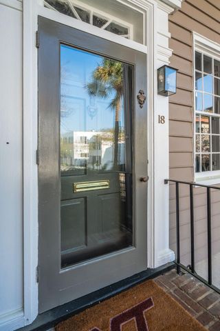 18 Water Street, Charleston, SC 29401
