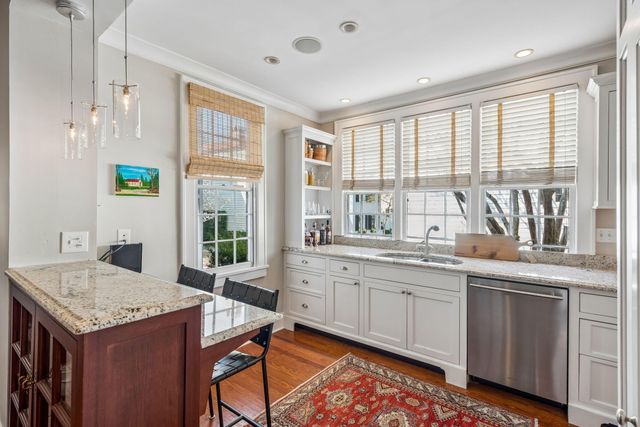 18 Water Street, Charleston, SC 29401
