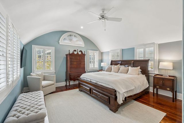 18 Water Street, Charleston, SC 29401