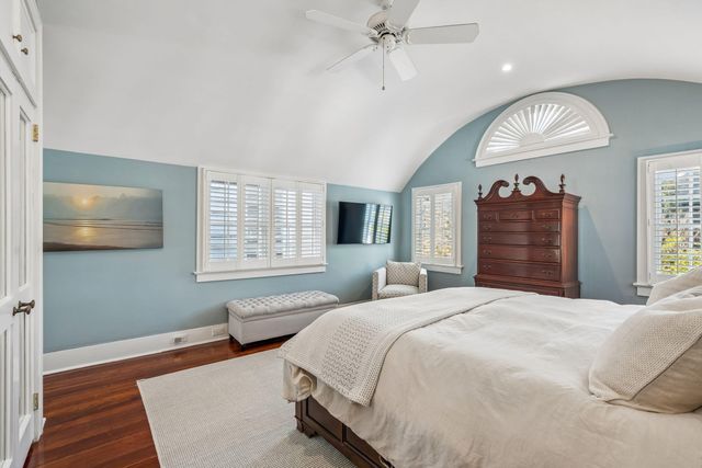 18 Water Street, Charleston, SC 29401