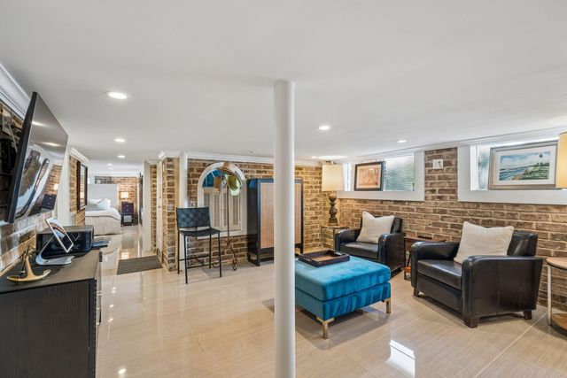 18 Water Street, Charleston, SC 29401