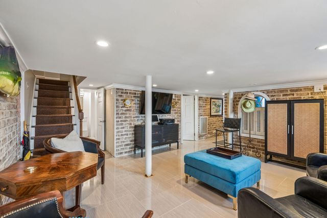 18 Water Street, Charleston, SC 29401
