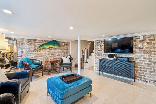 18 Water Street, Charleston, SC 29401