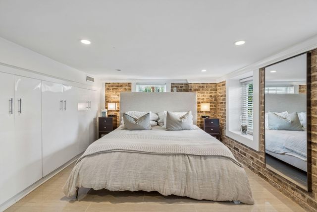 18 Water Street, Charleston, SC 29401