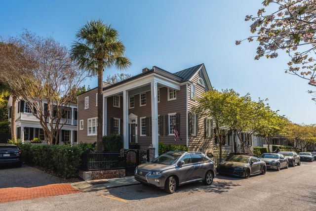 18 Water Street, Charleston, SC 29401
