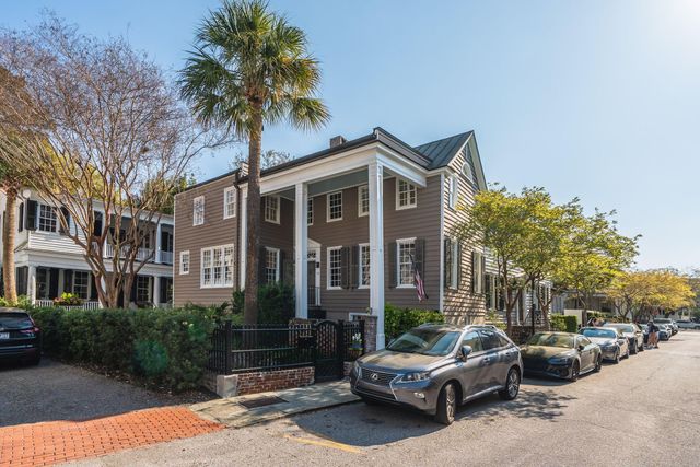 18 Water Street, Charleston, SC 29401