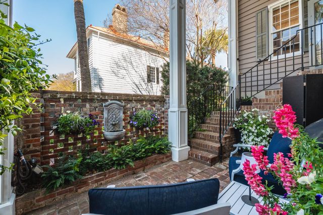18 Water Street, Charleston, SC 29401
