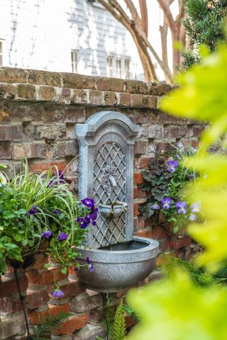 18 Water Street, Charleston, SC 29401