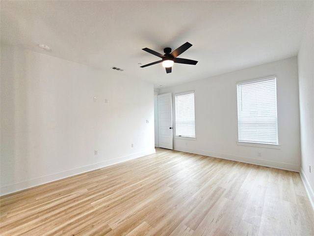 206 S Village Way 203, Lewisville, TX 75057