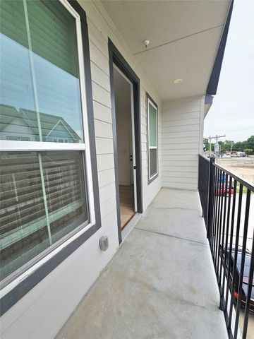 206 S Village Way 203, Lewisville, TX 75057