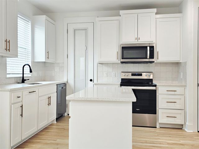 206 S Village Way 203, Lewisville, TX 75057