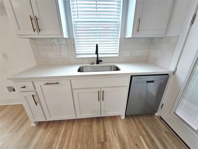 206 S Village Way 203, Lewisville, TX 75057