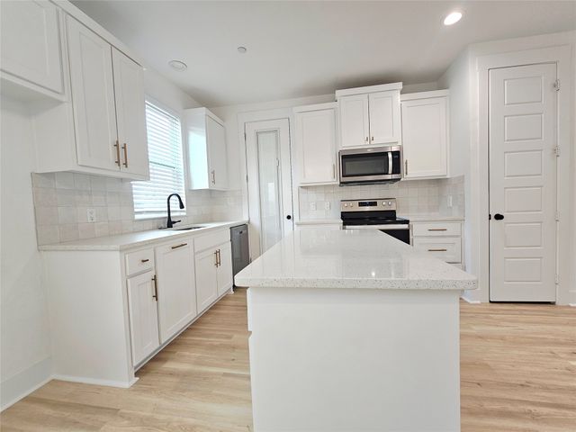 206 S Village Way 203, Lewisville, TX 75057