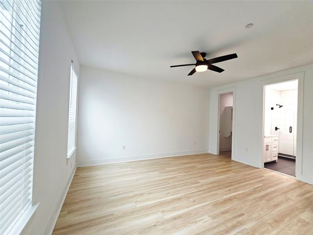 206 S Village Way 203, Lewisville, TX 75057