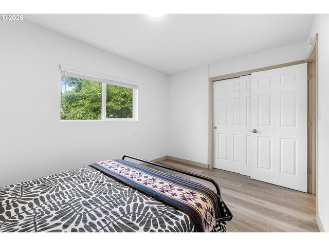 9946 N LOMBARD St, Portland, OR 97203