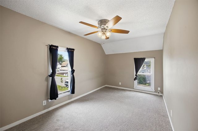 900 E Avenue NW, Cedar Rapids, IA 52405