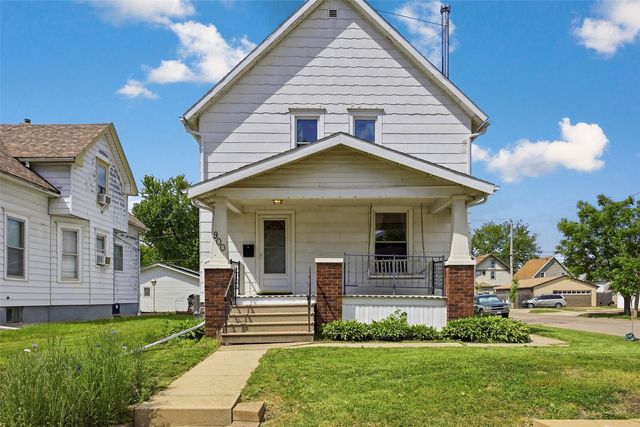 900 E Avenue NW, Cedar Rapids, IA 52405