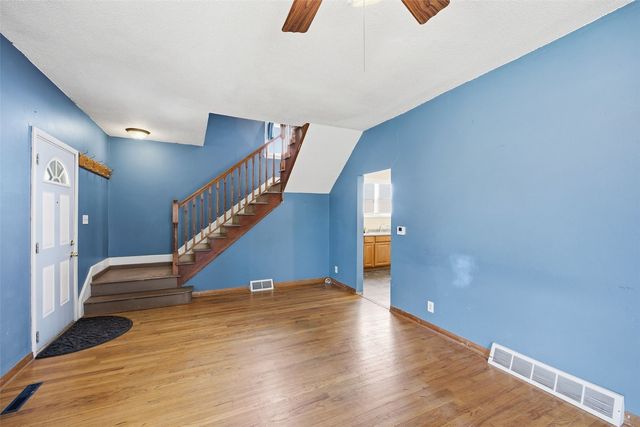 900 E Avenue NW, Cedar Rapids, IA 52405