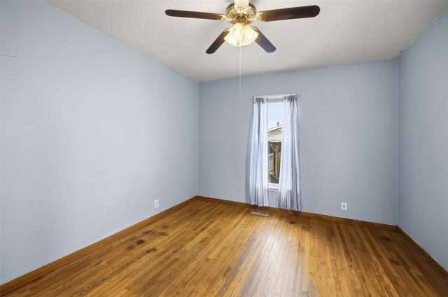900 E Avenue NW, Cedar Rapids, IA 52405