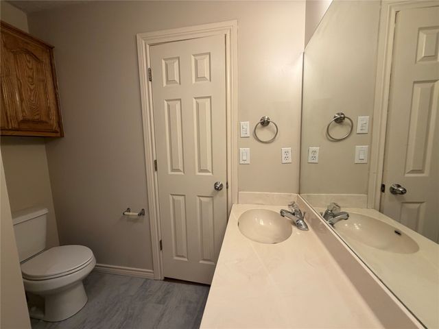 9203 S 73rd East Avenue, Tulsa, OK 74133