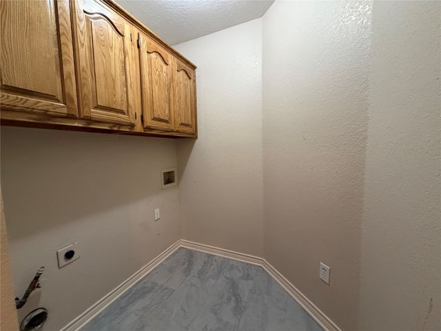 9203 S 73rd East Avenue, Tulsa, OK 74133