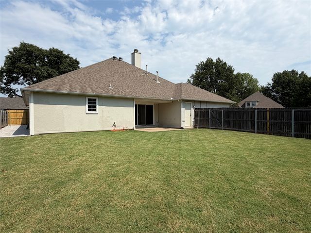 9203 S 73rd East Avenue, Tulsa, OK 74133