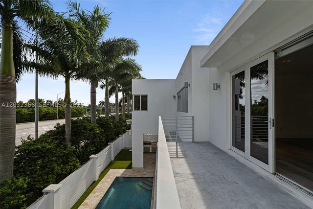 10296 NW 74th Terrace, Doral, FL 33178