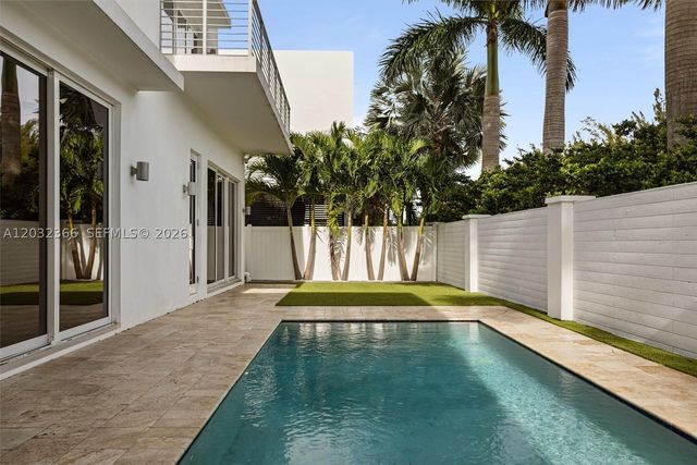 10296 NW 74th Terrace, Doral, FL 33178
