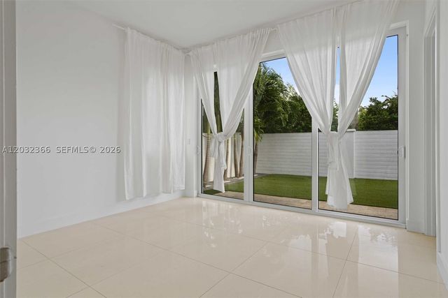 10296 NW 74th Terrace, Doral, FL 33178