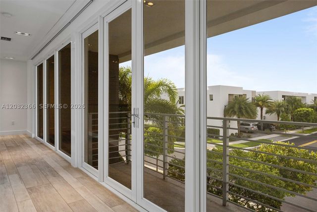 10296 NW 74th Terrace, Doral, FL 33178