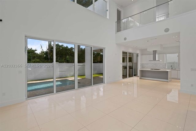 10296 NW 74th Terrace, Doral, FL 33178
