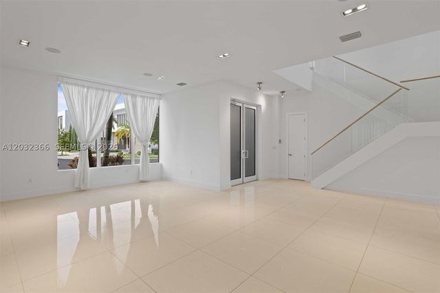 10296 NW 74th Terrace, Doral, FL 33178