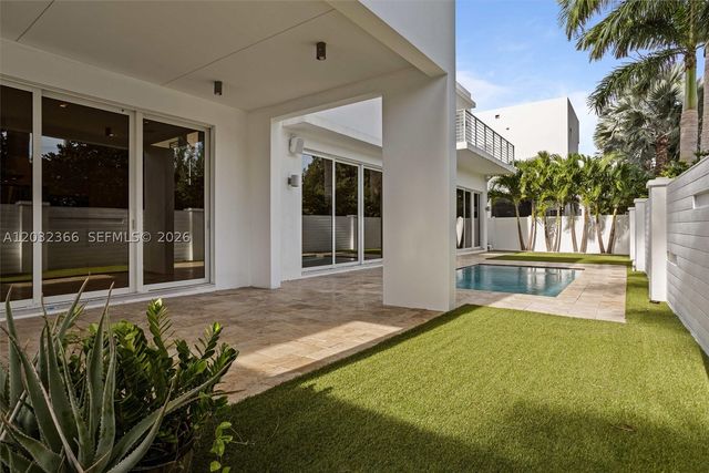 10296 NW 74th Terrace, Doral, FL 33178