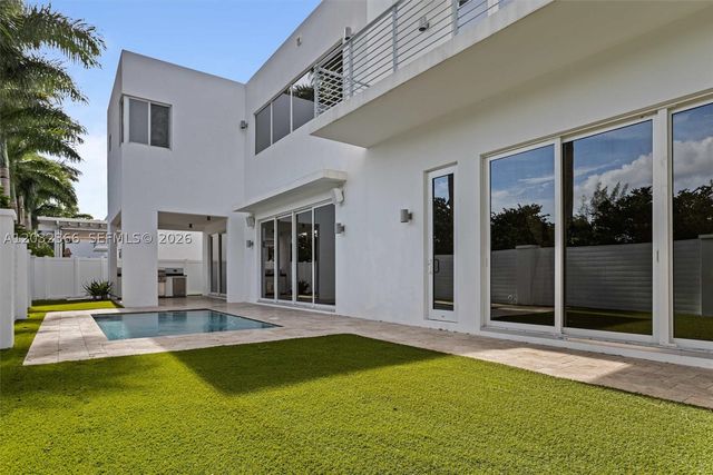 10296 NW 74th Terrace, Doral, FL 33178