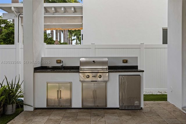 10296 NW 74th Terrace, Doral, FL 33178