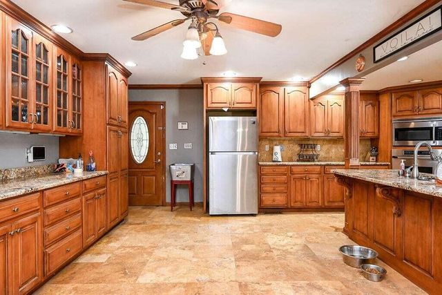 121 Co Rd 892, Etowah, TN 37331