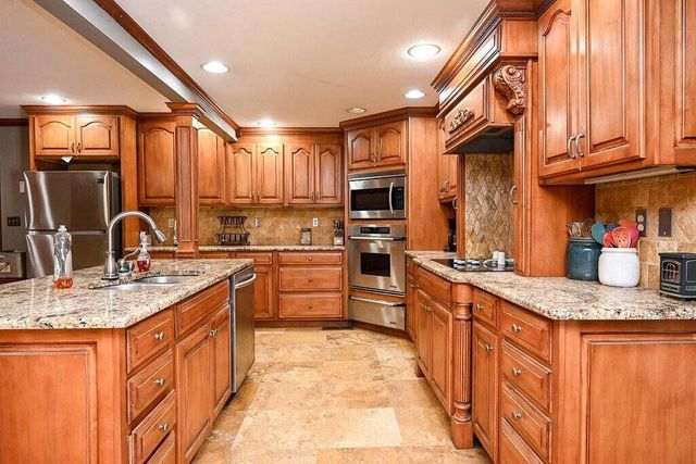 121 Co Rd 892, Etowah, TN 37331