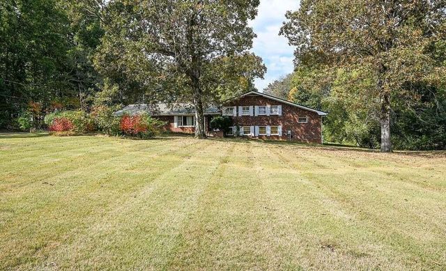121 Co Rd 892, Etowah, TN 37331