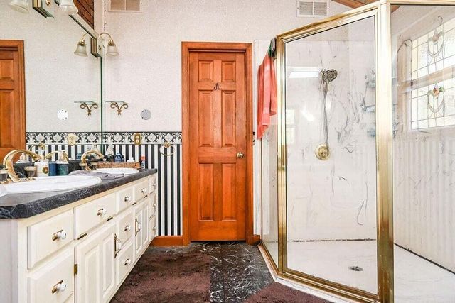 121 Co Rd 892, Etowah, TN 37331