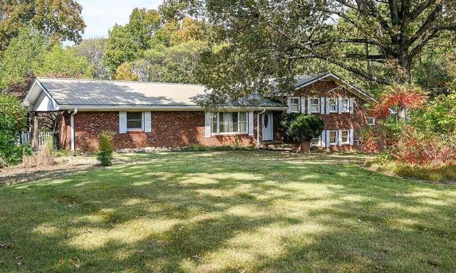 121 Co Rd 892, Etowah, TN 37331