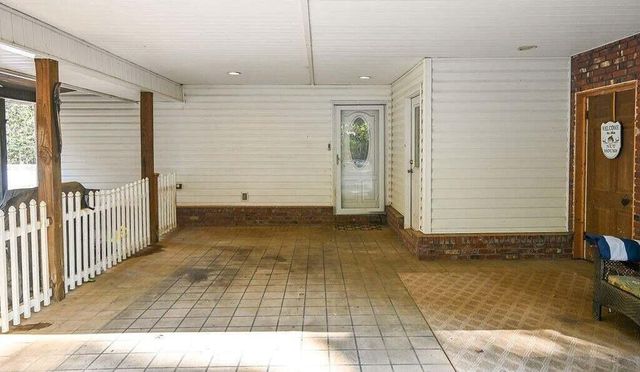 121 Co Rd 892, Etowah, TN 37331