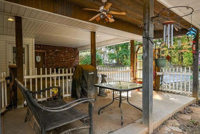 121 Co Rd 892, Etowah, TN 37331