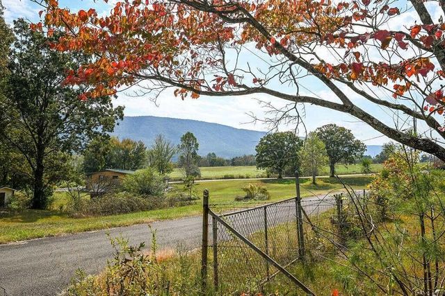 121 Co Rd 892, Etowah, TN 37331