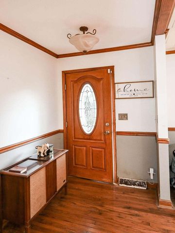 121 Co Rd 892, Etowah, TN 37331