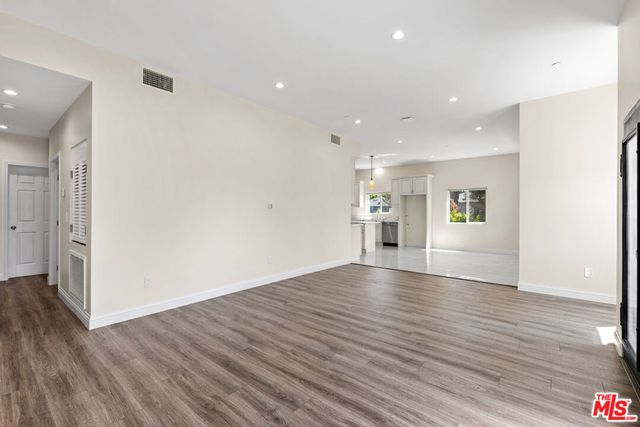 11625 Haynes Street, North Hollywood, CA 91606