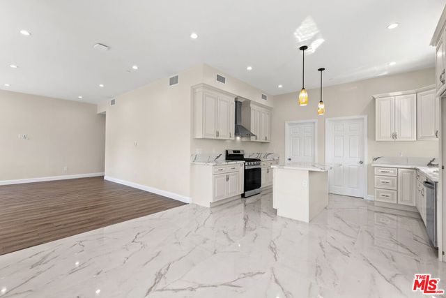 11625 Haynes Street, North Hollywood, CA 91606