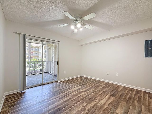 2690 CORAL LANDINGS BOULEVARD 516, Palm Harbor, FL 34684